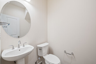 Jordans Branch Apartments in Richmond, VA - Building Photo - Building Photo