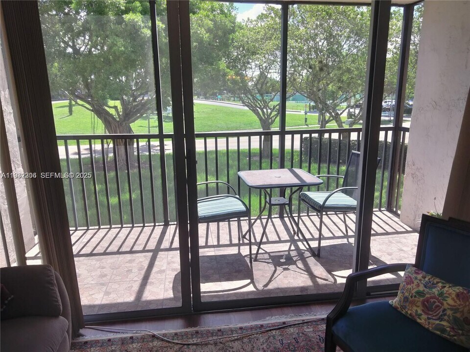 3801 Environ Blvd in Lauderhill, FL - Building Photo