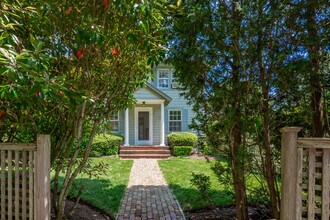 7 Willow Ln in East Hampton, NY - Foto de edificio - Building Photo