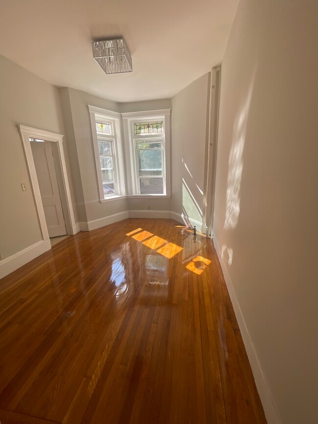 39 Hemenway St, Unit 1 in Boston, MA - Foto de edificio - Building Photo
