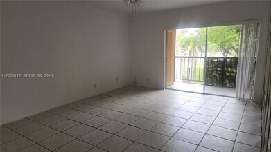 13707 SW Kendale Lakes Cir, Unit 205 in Miami, FL - Foto de edificio - Building Photo