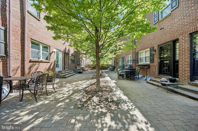 517 S Randolph Ct in Philadelphia, PA - Foto de edificio - Building Photo