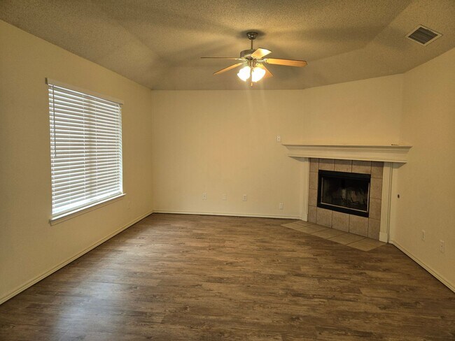 3110 111th St-Unit -B in Lubbock, TX - Building Photo - Building Photo