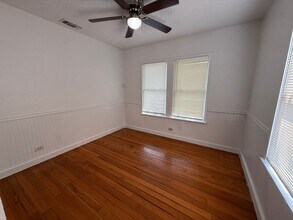 136 Nelson Ave in San Antonio, TX - Building Photo - Building Photo