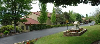 Holiday Regent in Corvallis, OR - Building Photo