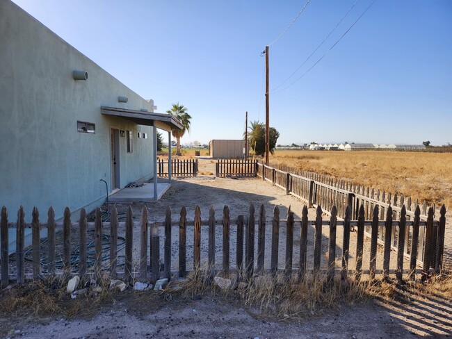 8846 S 23rd Ave in Phoenix, AZ - Foto de edificio - Building Photo