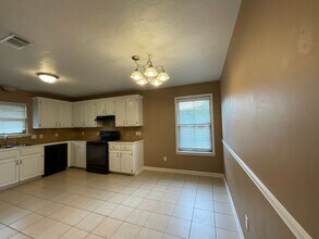 110 Delia Dr in Leesville, LA - Building Photo - Building Photo