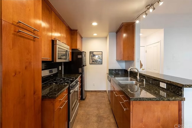 1554 N Hobart Blvd, Unit 2 in Los Angeles, CA - Foto de edificio - Building Photo