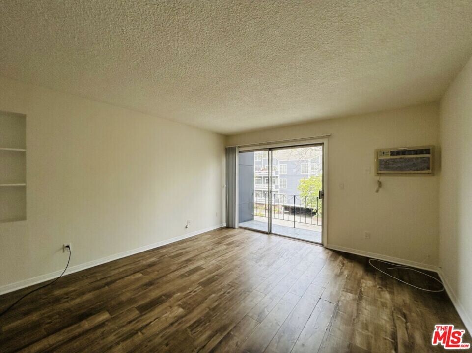 1827 Veteran Ave in Los Angeles, CA - Building Photo