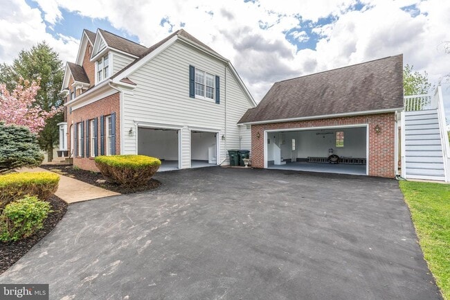 42293 Young Ln in Leesburg, VA - Building Photo - Building Photo