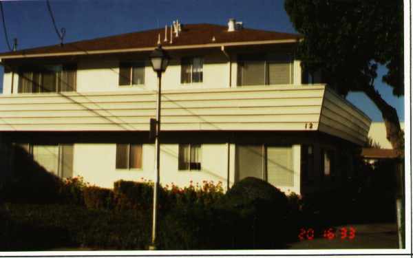 12 N Idaho St in San Mateo, CA - Foto de edificio - Building Photo