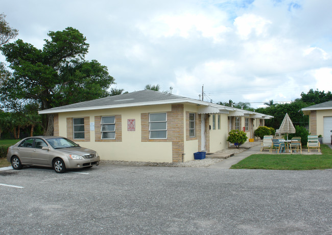 710 Federal Hwy in Lake Worth, FL - Building Photo - Building Photo