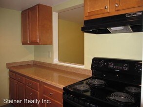 558 S Trenton Ave in Pittsburgh, PA - Foto de edificio - Building Photo