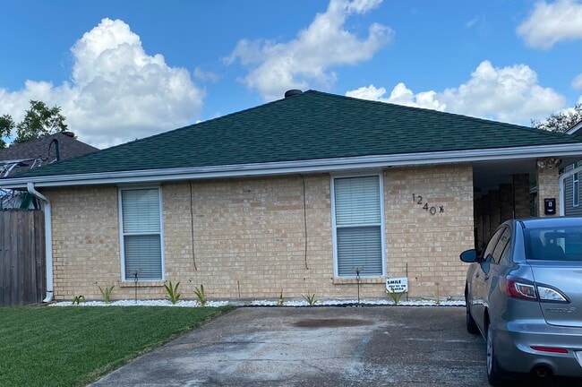 1240 Avenue A, Unit A in Westwego, LA - Foto de edificio - Building Photo