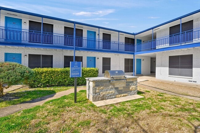Hickory Apartments in Garland, TX - Foto de edificio - Building Photo