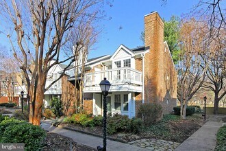 2616-H S Arlington Mill Dr in Arlington, VA - Building Photo - Building Photo