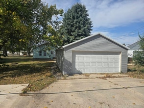 117 S Rutledge St in Paullina, IA - Building Photo - Building Photo