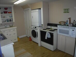 32 College Ave, Unit Unit 3 in Orono, ME - Building Photo - Building Photo