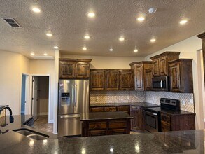 304 Dominion Way in Clovis, NM - Building Photo - Building Photo