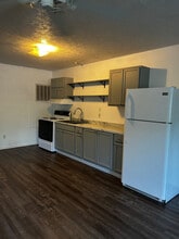 2826 W Cleveland St in Elloree, SC - Building Photo - Building Photo