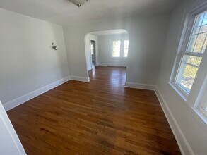 1097 Hillside Ave-Unit -2 in Stratford, CT - Building Photo - Building Photo