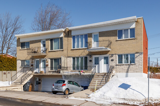 285A Laval Boul in Laval, QC - Building Photo - Building Photo