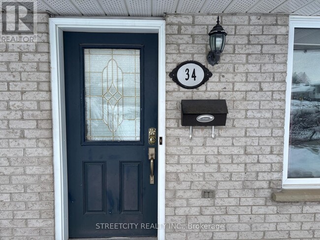 34 Glenroy Rd in London, ON - Building Photo - Building Photo