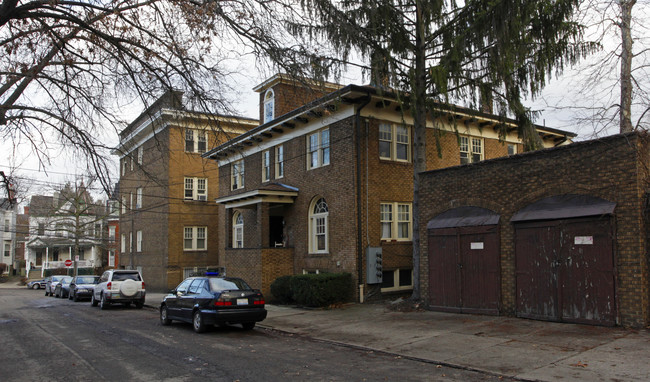 120 N Linden Ave in Pittsburgh, PA - Foto de edificio - Building Photo