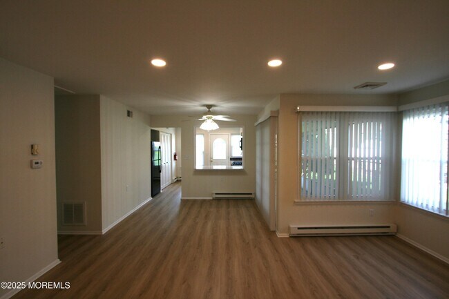19 Flintshire Terrace in Manchester Township, NJ - Building Photo - Building Photo