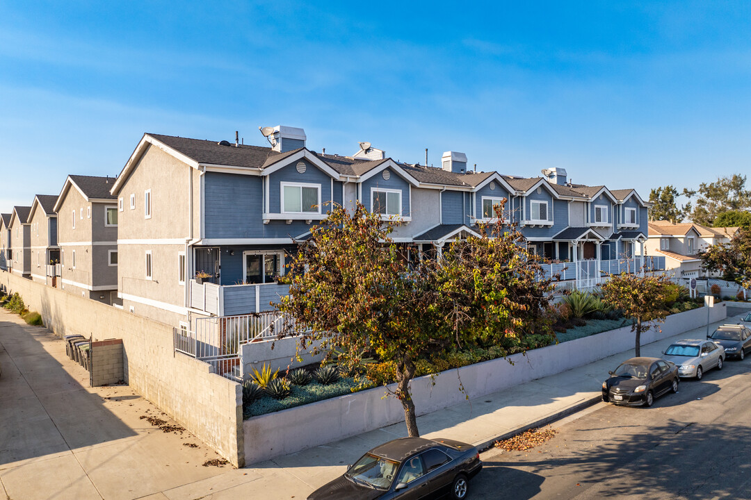 21901 Moneta Ave in Carson, CA - Building Photo