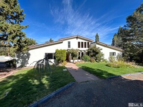 4335 Bridle Way in Reno, NV - Foto de edificio - Building Photo