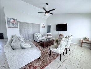 1005 SW 18th Ave in Cape Coral, FL - Building Photo - Building Photo