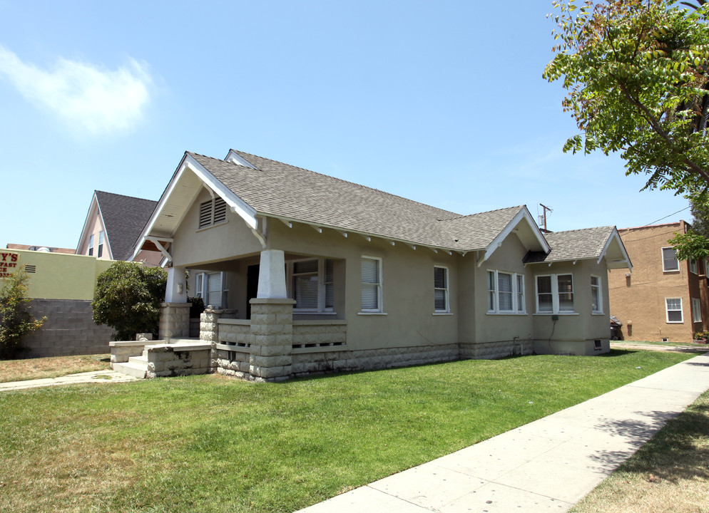 1545 E 4th St in Long Beach, CA - Foto de edificio