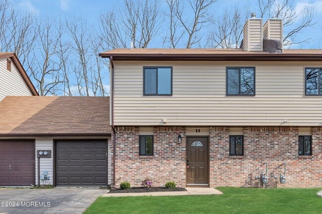 14 Wren Way in Howell, NJ - Building Photo - Building Photo