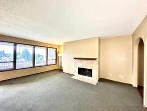11642 100th Ave NE in Kirkland, WA - Building Photo - Building Photo