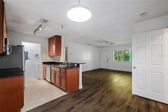 10263 Gandy Blvd N, Unit 2045 in St. Petersburg, FL - Foto de edificio - Building Photo