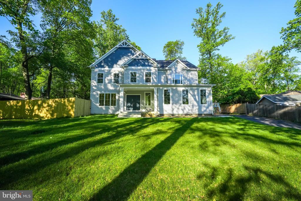 5604 Clermont Dr in Alexandria, VA - Building Photo