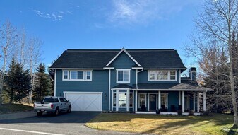 200 Cranbrook Rd in Hailey, ID - Building Photo