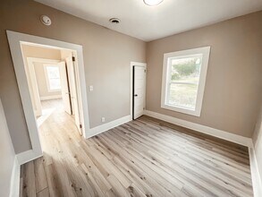 302 New St in Johnson City, TN - Building Photo - Building Photo