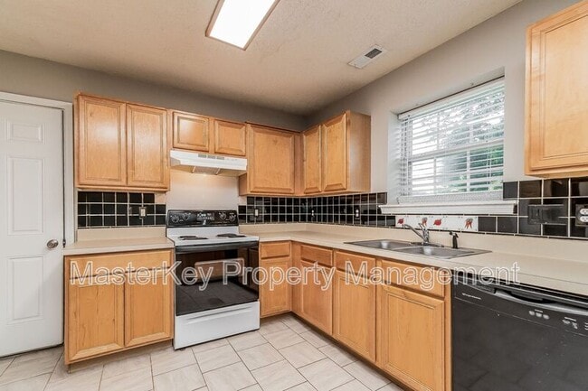 104 Taylor Glen Dr in Morrisville, NC - Building Photo - Building Photo