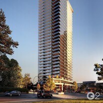 13738 Central Ave in Surrey, BC - Building Photo