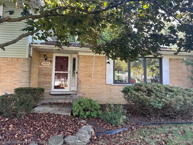 5529 Pembury Ln in West Bloomfield Township, MI - Building Photo - Building Photo