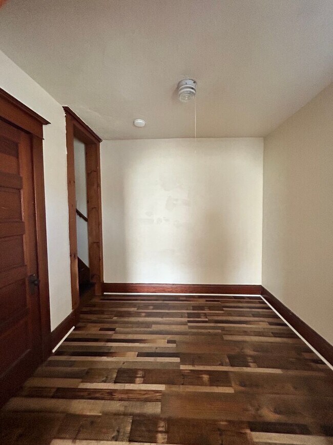 8 S Jefferson St, Unit 8 S. Jefferson Apt 8B in Carthage, NY - Building Photo - Building Photo