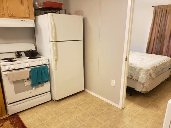 161 E Crest Dr in Buras, LA - Foto de edificio - Building Photo