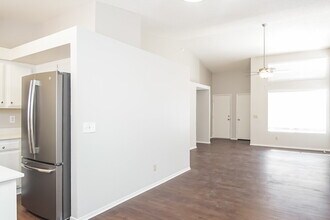 1438 Finale Ln in Las Vegas, NV - Building Photo - Building Photo