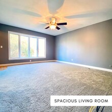 8 Cayman Dr in Montgomery, IL - Building Photo - Building Photo