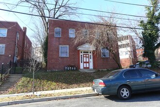 3035 30th St SE in Washington, DC - Building Photo - Building Photo