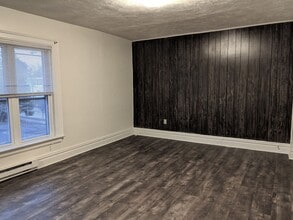 1052 W 4th St-Unit -1052 W 4th St - Apt 3 2nd Flr Rear Apt in Erie, PA - Building Photo - Building Photo