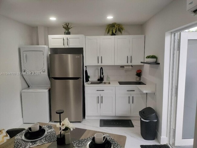 1130 NE 201st Terrace in Miami, FL - Building Photo - Building Photo