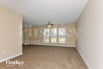 1070 Eaglepass Ct in Chesterfield, MO - Building Photo - Building Photo